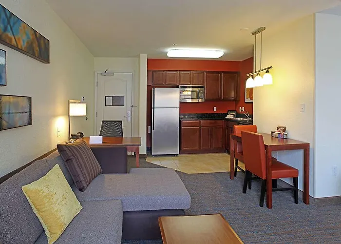 Hotel By Marriott